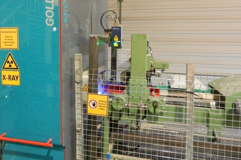 X-ray test station for NDT and defect detection of wooden beams X-ray test station for NDT and defect detection of wooden beams