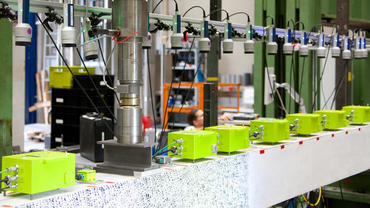 Synchronous optical fatigue testing of a concrete beam of a bridge Synchronous optical fatigue testing of a concrete beam of a bridge