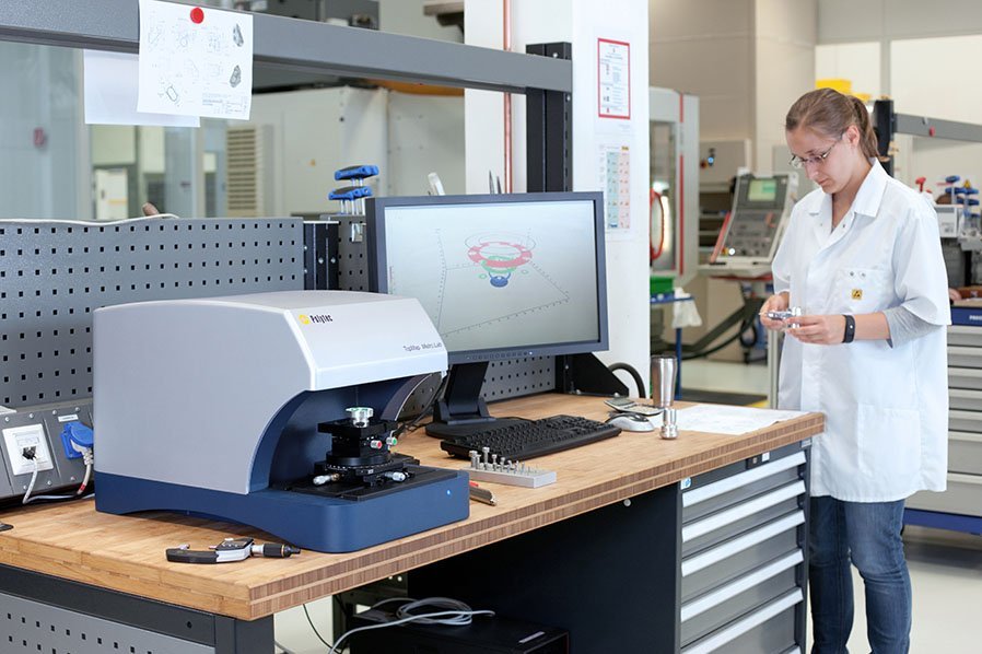 Optische Qualitätskontrolle von Oberflächen mit der kompakter Messstation Metro.Lab Optische Qualitätskontrolle von Oberflächen mit der kompakter Messstation Metro.Lab