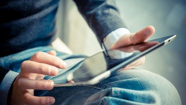 Production testing of components for mobile devices using 3D optical surface metrology Production testing of components for mobile devices using 3D optical surface metrology