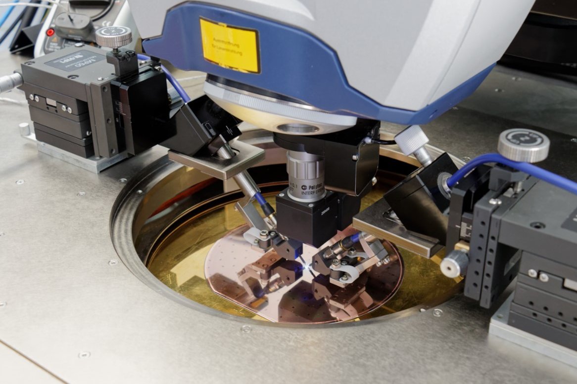 Vibration measurement as a service for modal testing inside Si capped MEMS Vibration measurement as a service for modal testing inside Si capped MEMS