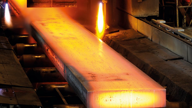 Inline cut-to-length control, LSV optical sensors controlling the torch cutter of cast steel beams Inline cut-to-length control, LSV optical sensors controlling the torch cutter of cast steel beams