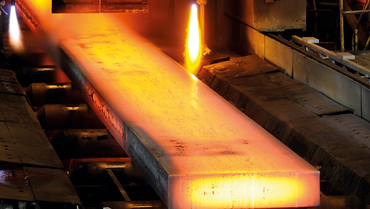 Inline cut-to-length control, LSV optical sensors controlling the torch cutter of cast steel beams Inline cut-to-length control, LSV optical sensors controlling the torch cutter of cast steel beams